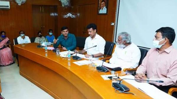 ஆசிரியர்கள் கண்டிப்பதை தவறாக எண்ணக்கூடாது 