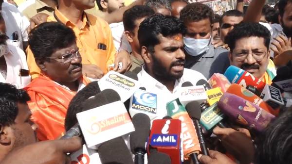 மத்திய அரசு பிரித்து பார்ப்பதில்லை