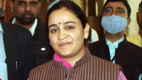 அபர்ணா யாதவ் 