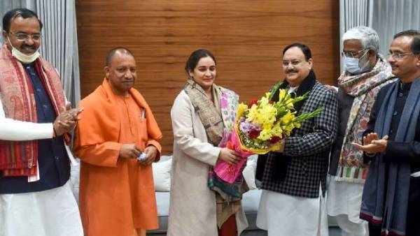 ஸ்ட்ரிக்ட் அகிலேஷ் 