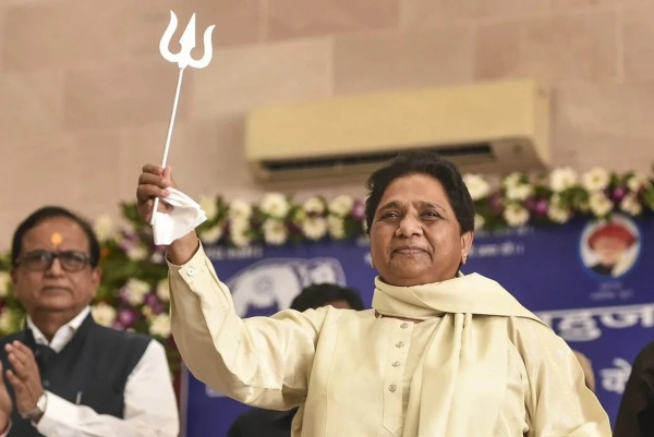 அரசியலில் மாயாவதி அரசியலில் மாயாவதி