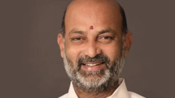 கேசிஆர் கேசிஆர்