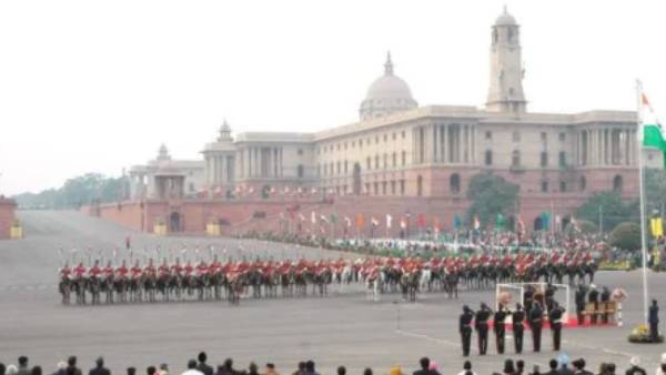 முப்படை பாசறை திரும்பும் நிகழ்வு 
