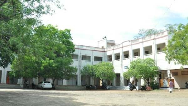 அரசின் கட்டுப்பாட்டில் கல்லூரி 