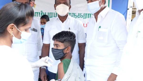 தடுப்பூசி செலுத்துவது அவசியம் 