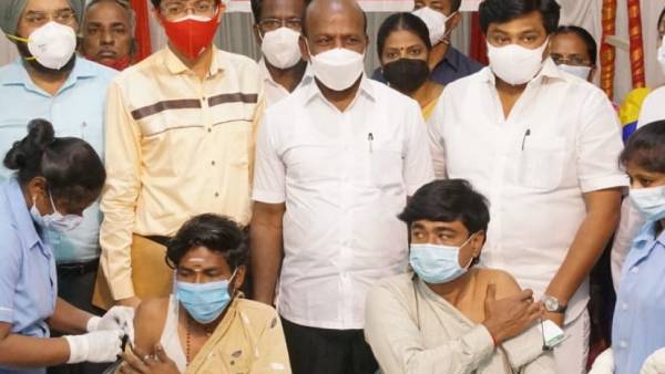  வேக்சின் பணிகள்