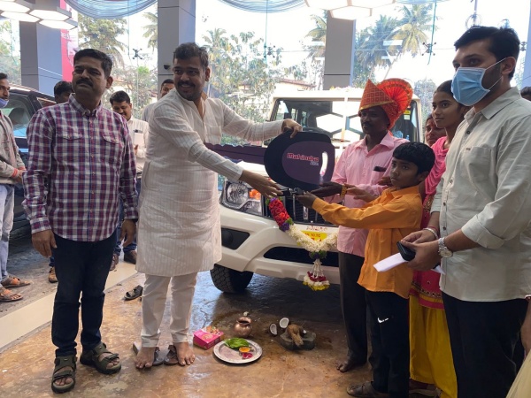 5 பேர் வரை அமரலாம் 