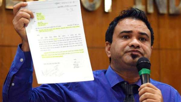  மருத்துவர் கஃபீல் கான் 