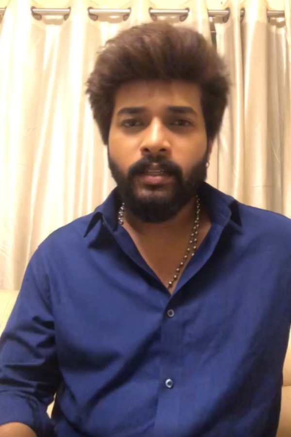 சின்னத்திரையில் கதாநாயகன்