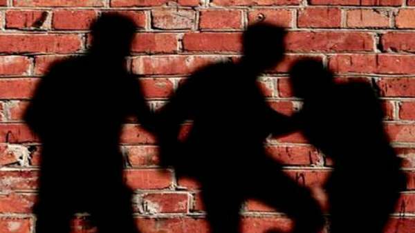 வாட்ஸ் அப்பில் மிரட்டல் வாட்ஸ் அப்பில் மிரட்டல்