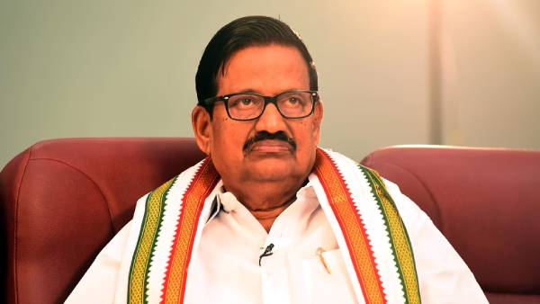  குறைந்தது 3 சீட்டுகள் 