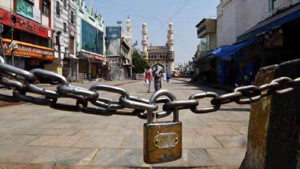 வீடுகளில் முடங்க முடியாது 