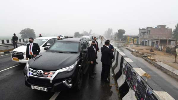 பிரதமருக்கு பாதுகாப்பு குளறுபடி 