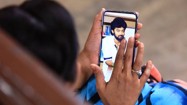 நெட்டிசன்களிடம் சிக்கும் சீரியல்