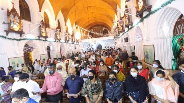 தேவாலயங்கள், கோவில்களில் சிறப்பு வழிபாடு 