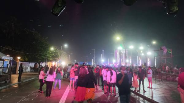 புதுவையில் ஆட்டம், பாட்டம் 