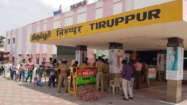 ரயில்களில் கூட்டம் அலைமோதுகிறது 