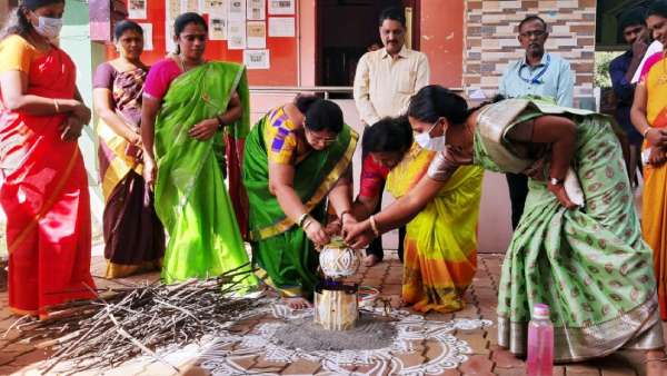 Tamil Nadu celebrates Pongal festival in a grand manner Tamil Nadu celebrates Pongal festival in a grand manner
