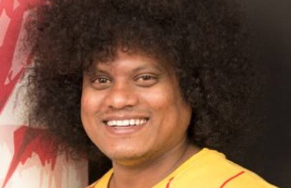 மிமிக்ரியில் அசத்தல்