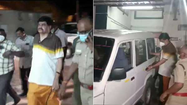 நீதிமன்றத்தில் ஆஜர் 