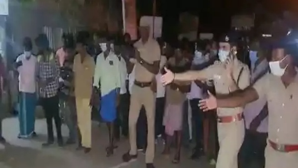 நாட்டு வெடிகுண்டு வீசிய விவகாரம் 