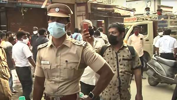 போலீஸ் குவிப்பு போலீஸ் குவிப்பு