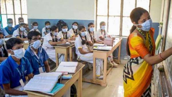 பள்ளிகளுக்கு 31 ஆம் தேதி வரை ஆன்லைன் வகுப்பா? 