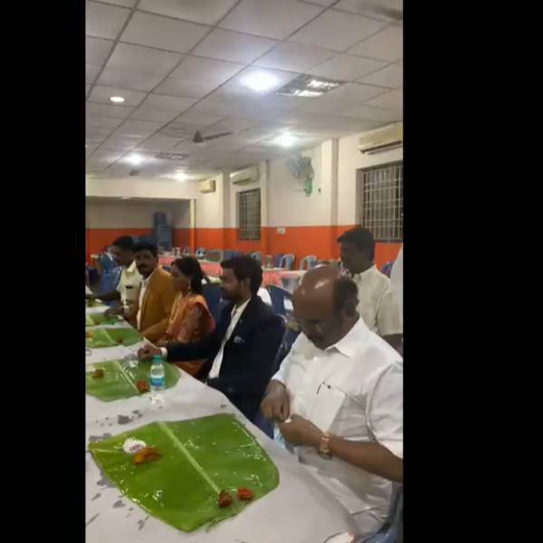 நீங்க வேற லெவல் 