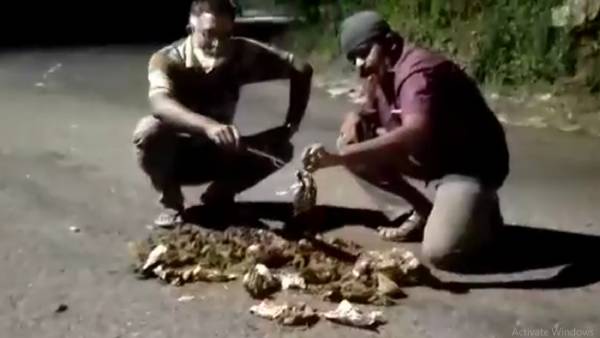 குப்பைகளோடு குப்பை 