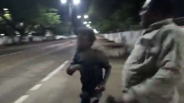  அடி, உதை