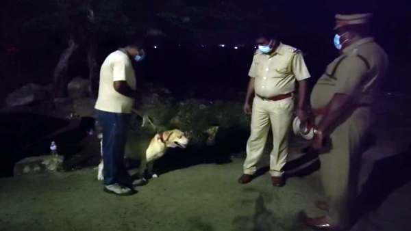 5 தனிப்படை போலீசார் தேடுதல் 