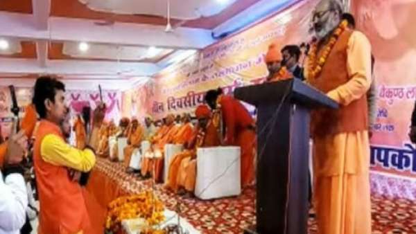 ஆயுதம் தூக்க வேண்டும் ஆயுதம் தூக்க வேண்டும்