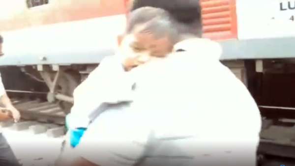 அடையாளம் தெரியவில்லை 