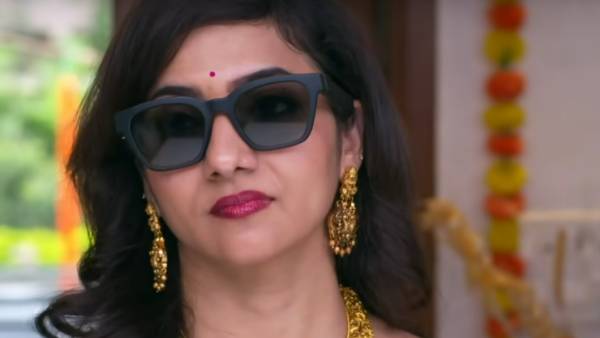 நெட்டிசன்கள் கலாய்ப்பு 