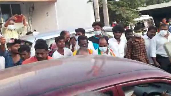 பாஜக தொண்டர்கள் முற்றுகை 