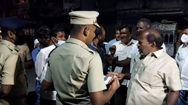 பெரியார் சிலை உடைப்பு 