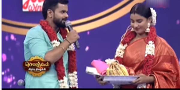 எங்கேயோ பார்த்த மாதிரி இருக்கு