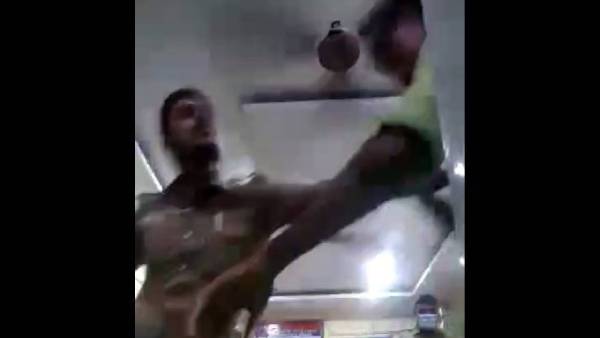 வாக்குவாதம் முற்றியது 