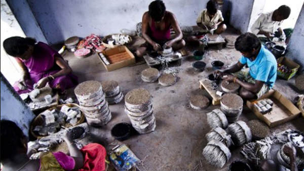 தொழிலாளர்கள்