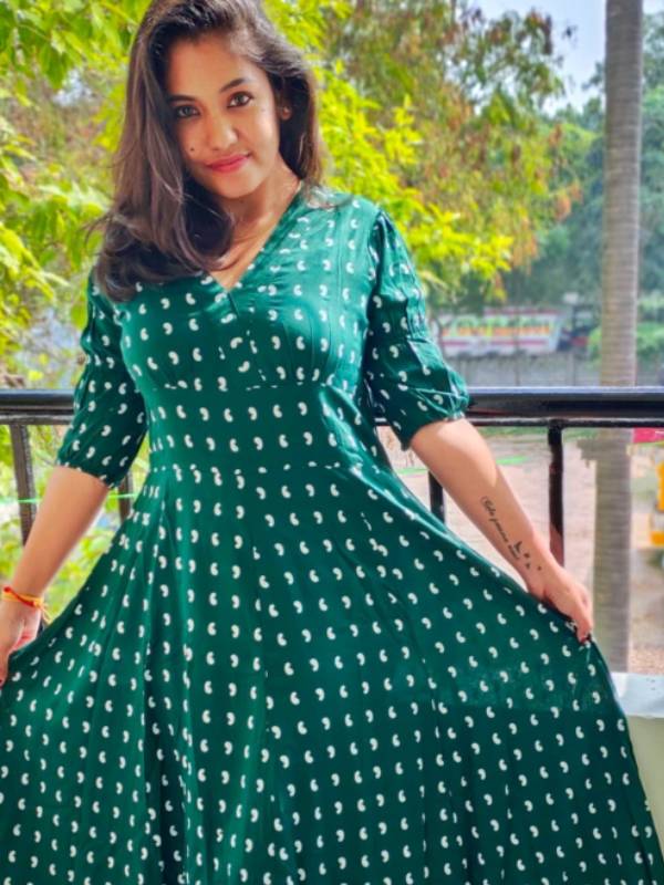 ராகினி ஆக மனம் கவர்ந்தவர்