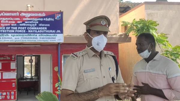 போலீசாருக்கு பாராட்டு 