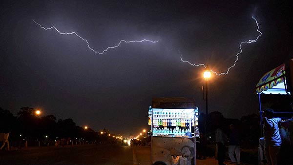 இடி மின்னலுடன் மழை இடி மின்னலுடன் மழை