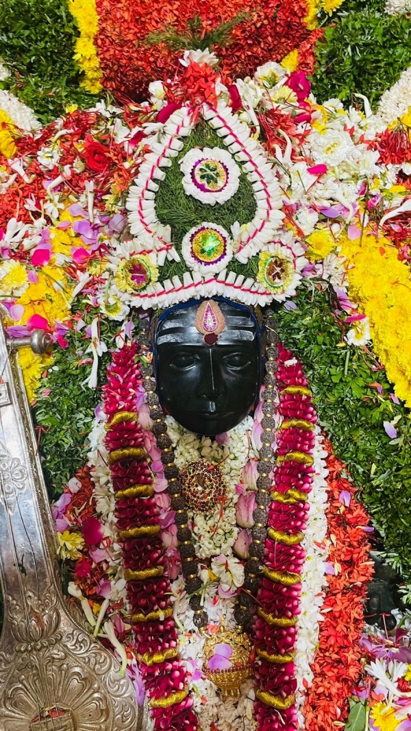 காவிரி கரையில் நினைவிடம் 