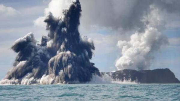 டோங்கா சுனாமி 