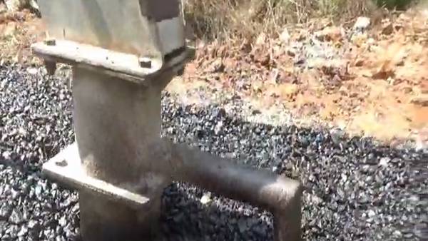 வினோதமான தார் சாலை 