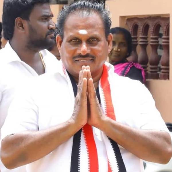 முன்னாள் அமைச்சர் 