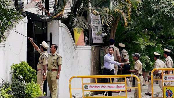 எத்தனை பேர் தூக்கு 