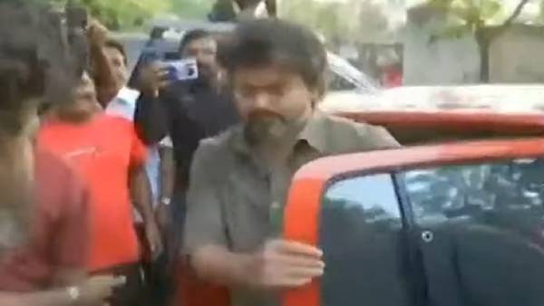 விஜய் 
