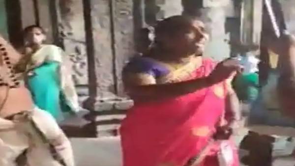 சரமாரி தாக்குதல் சரமாரி தாக்குதல்