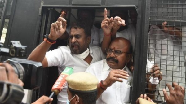 எஸ்பி வேலுமணி கைது